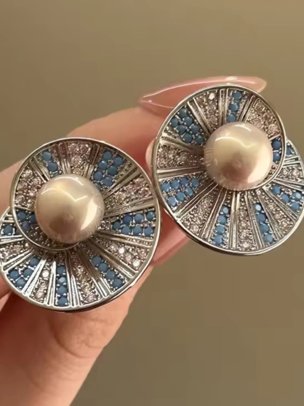 Aurelia Soleil Pearl Medallion
Earrings